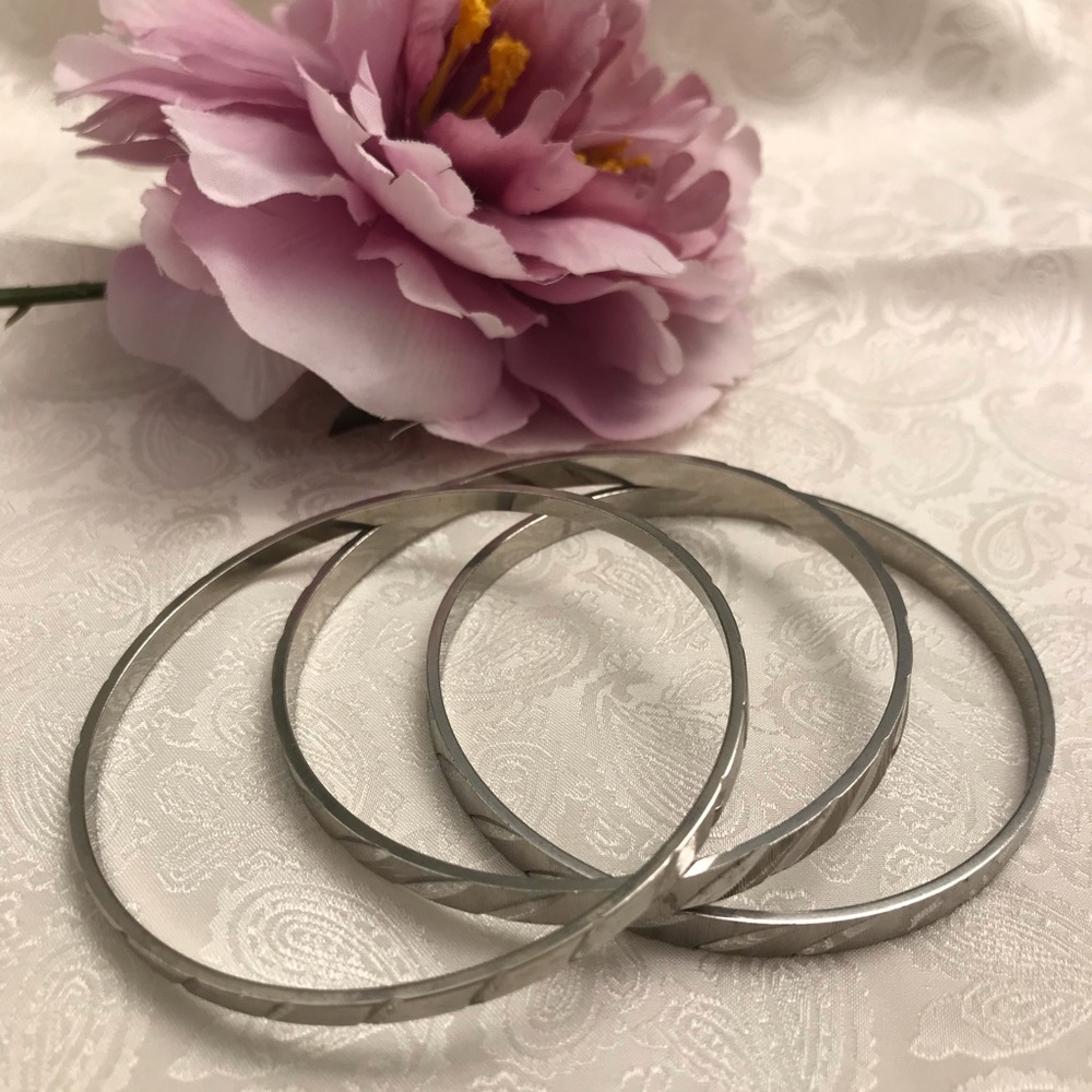 Vintage Silver Bangle Bracelets - image 5